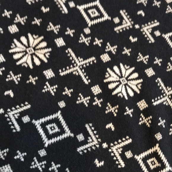 Girls 10/12. Old navy sweatshirt. NWT. - Picture 2 of 4